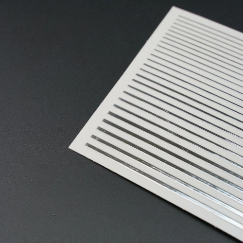 Серебряная металлическая лента