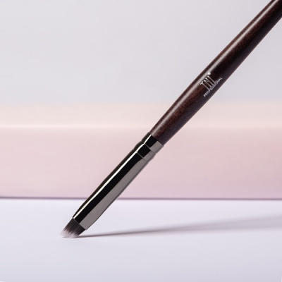 Кисть для бровей и подводки 01 TNL Professional многофункциональная (Т302) 209847