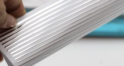 Серебряная металлическая лента Серебряная металлическая лента