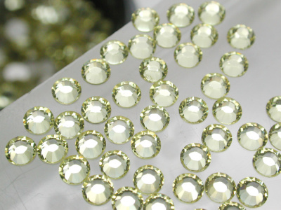 Стразы Сваровски Y1CL13F 3 мм./200 шт.