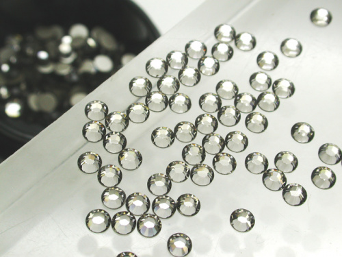 Стразы Сваровски Y1CL13C 3 мм./200 шт.