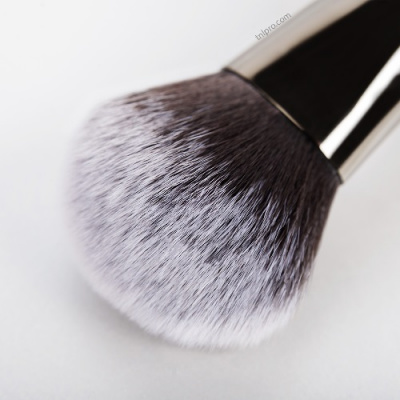 TNL Кисть для тональной основы 01 многофункциональная Т107 209717