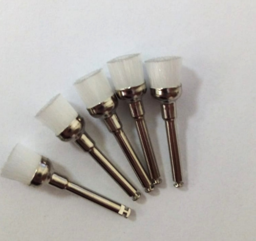 Щетка цветная большая (синтетика) 1 шт. Щетка цветная большая (синтетика) 1 шт.