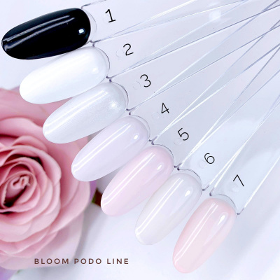 Bloom гель-лак PODO №07 8 мл. Bloom гель-лак PODO №07 8 мл.